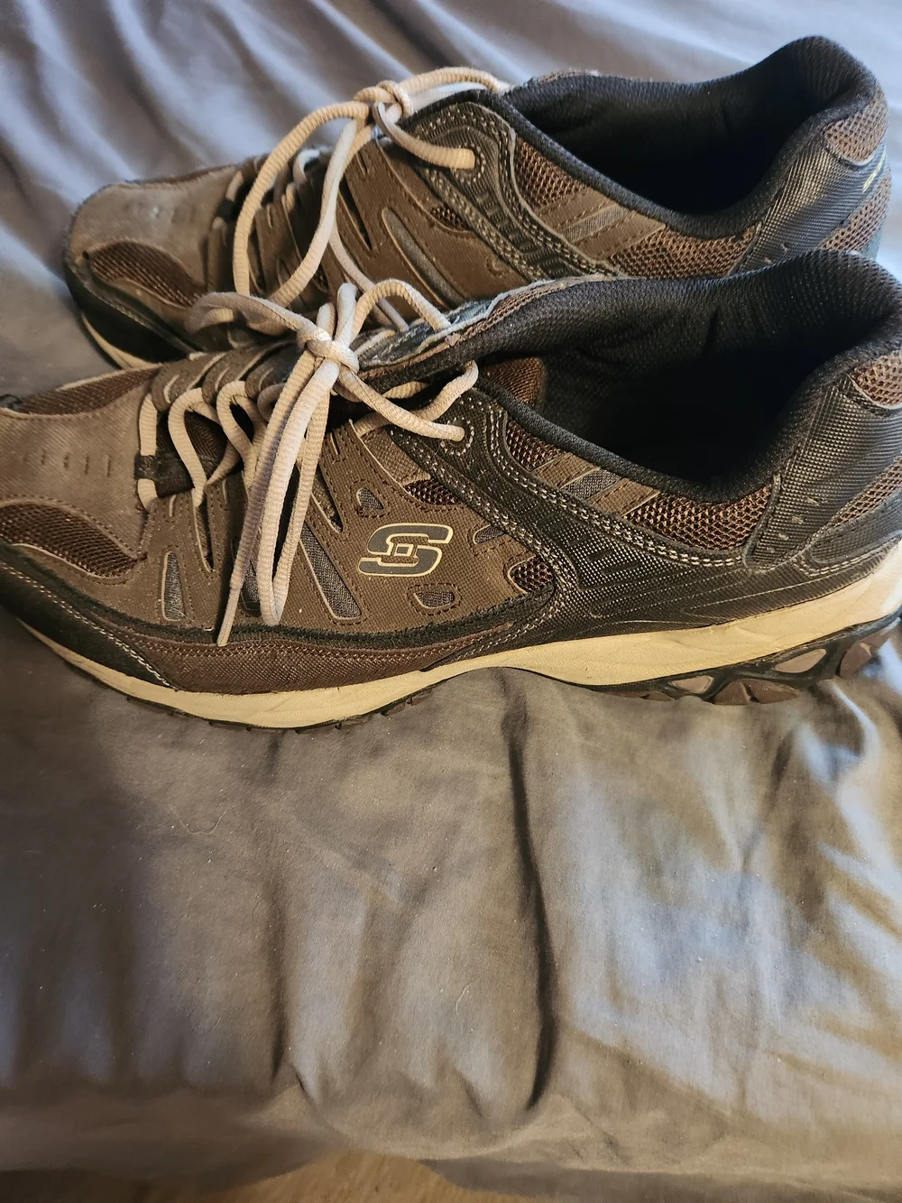 Skechers Men's Gray and Black Lace-Up Sneakers